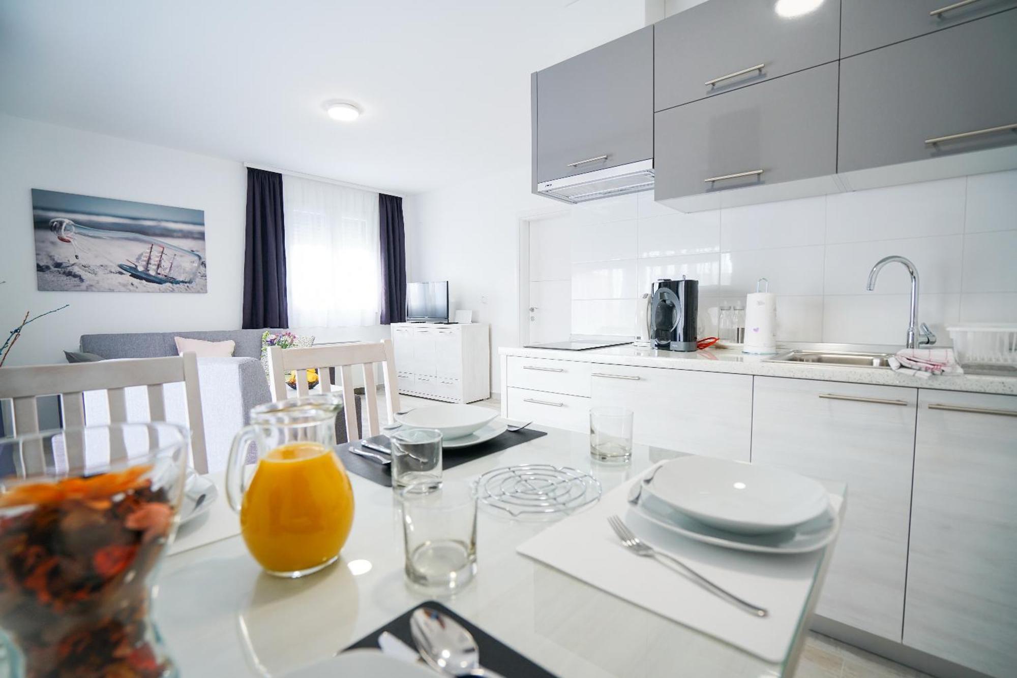 Apartmani Zupan Sukosan Exterior photo